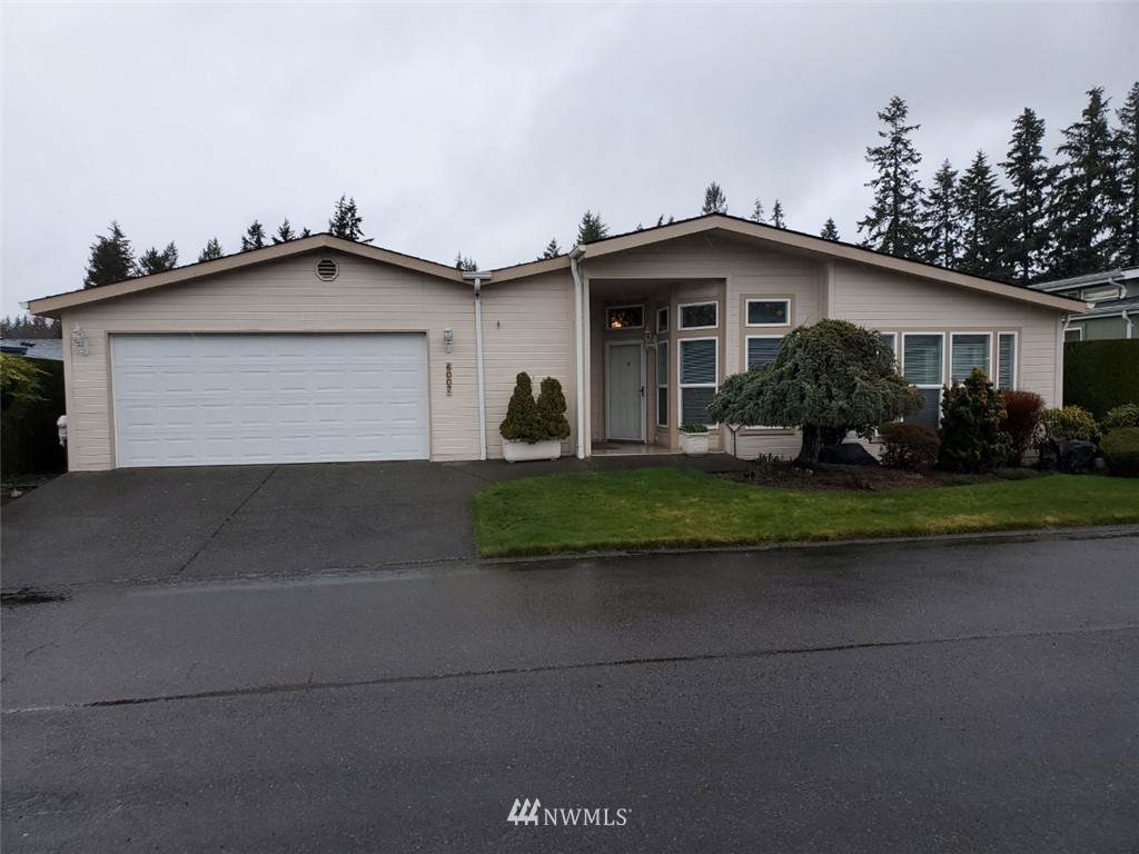 6007 89th Street - Photo 1
