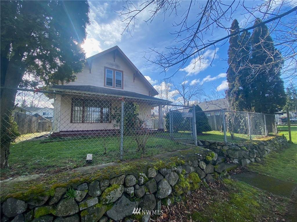 1636 Fairbanks Street - Photo 1
