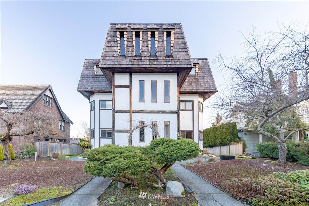 809 G Street - Photo 1