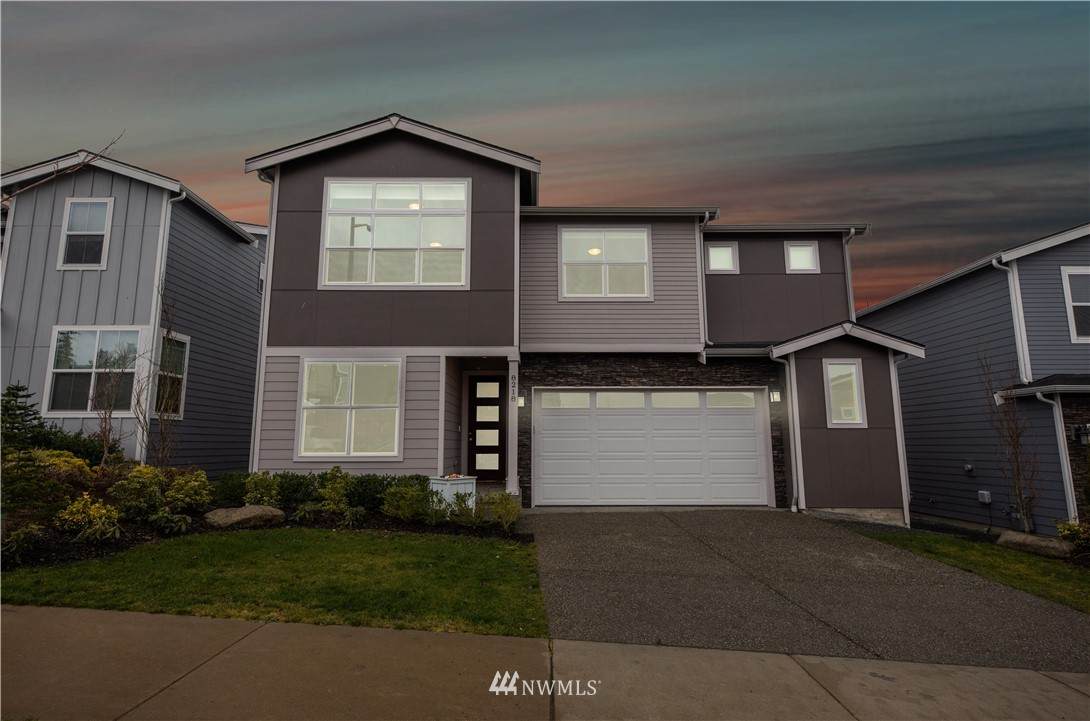 8218 37th Place - Photo 1