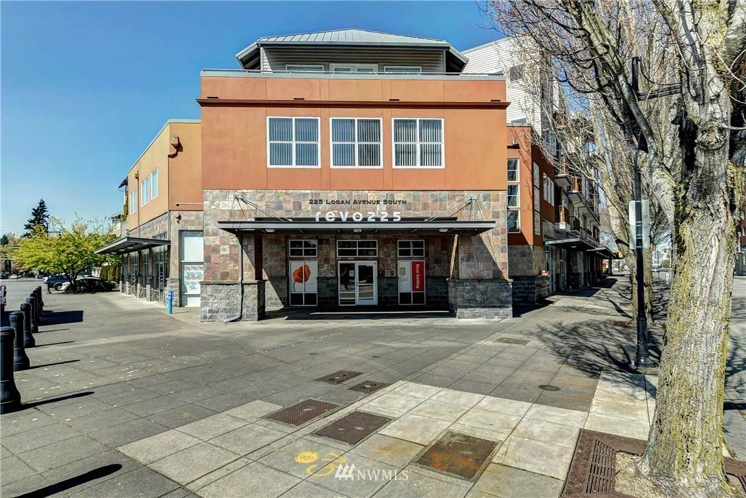 225 Logan Avenue - Photo 1