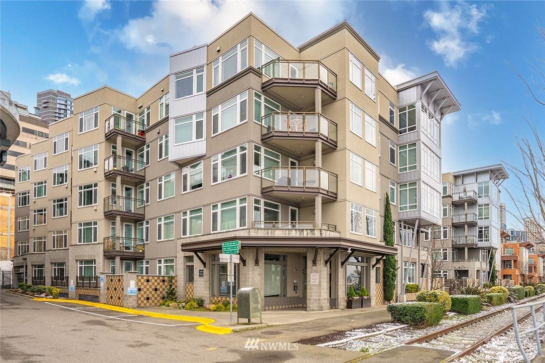 2000 Alaskan Way - Photo 1