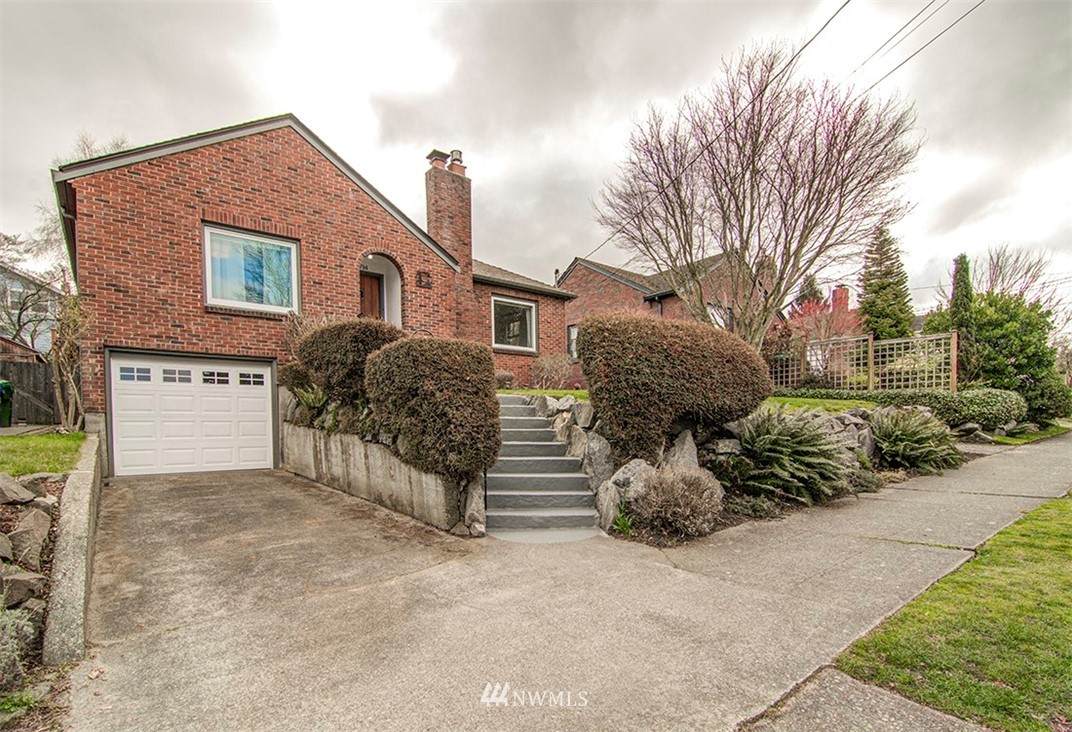 3714 42nd Avenue - Photo 1