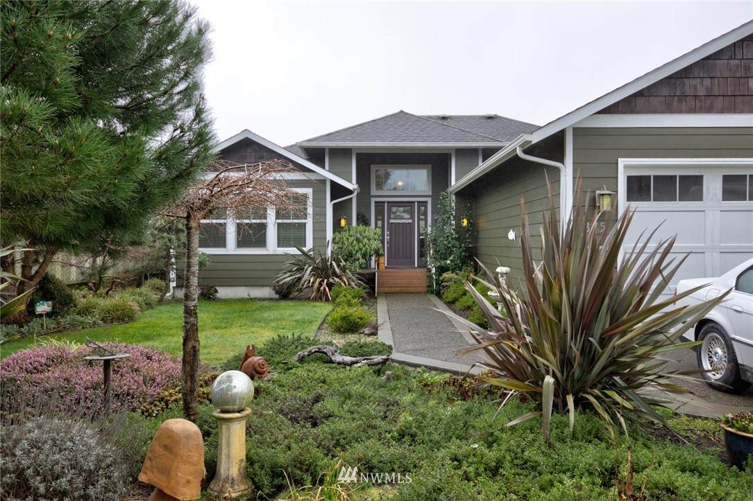875 Pheasant Court - Photo 1