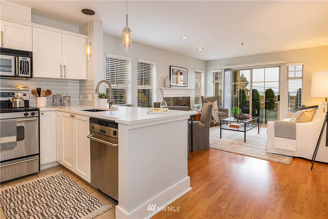 123 Queen Anne Avenue - Photo 1