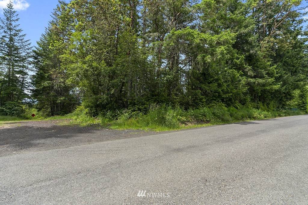2090 Trails End Drive - Photo 1