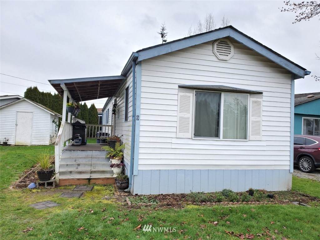 11901 55th Avenue - Photo 1