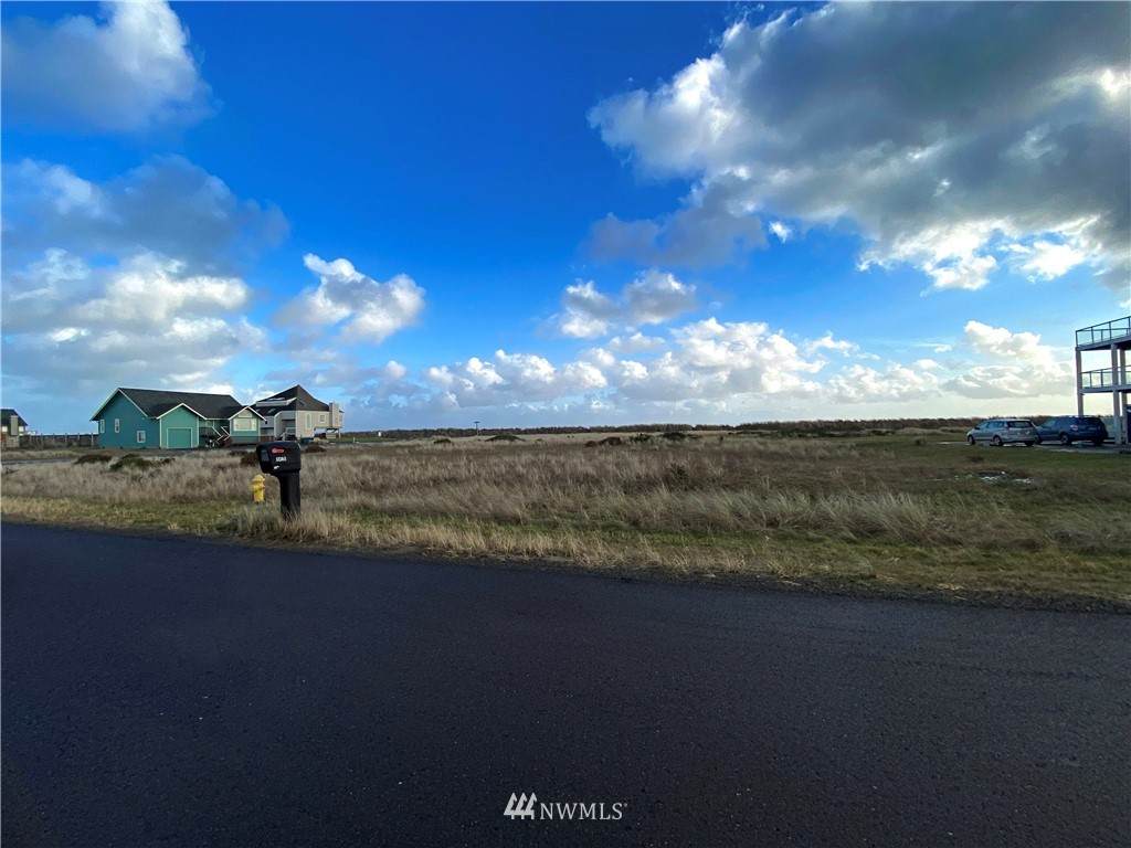 1481 Ocean Crest Avenue - Photo 1