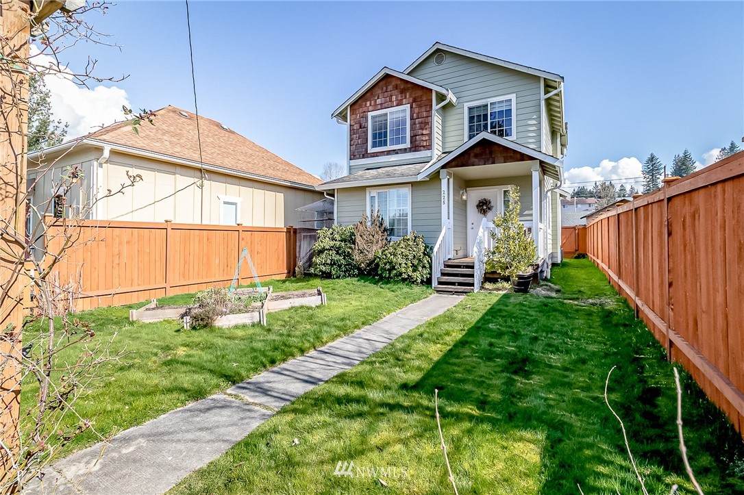 225 Gifford Avenue - Photo 1