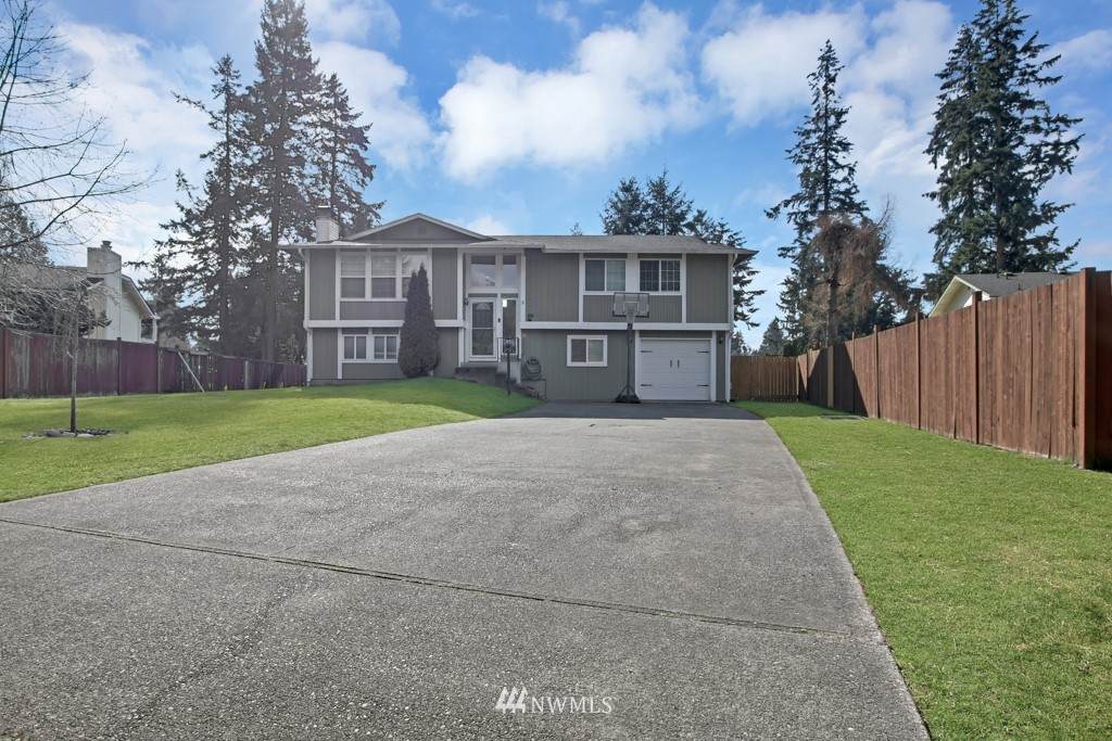 814 Glen Oaks Drive - Photo 1