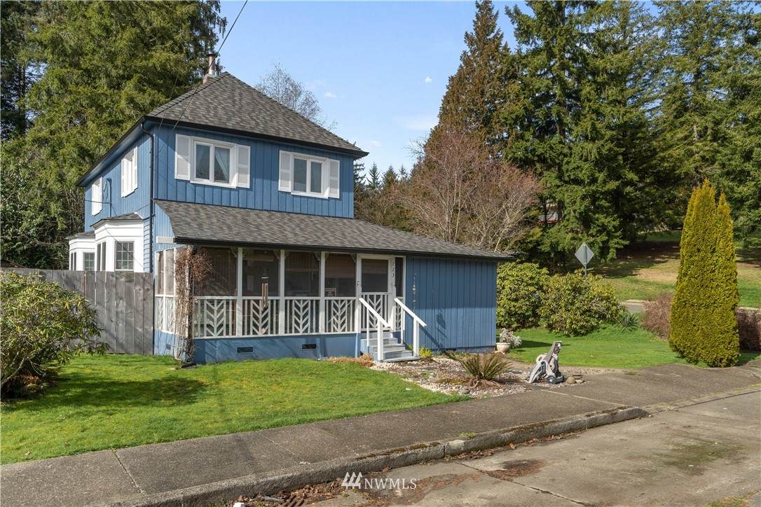 723 1st Street - Photo 1