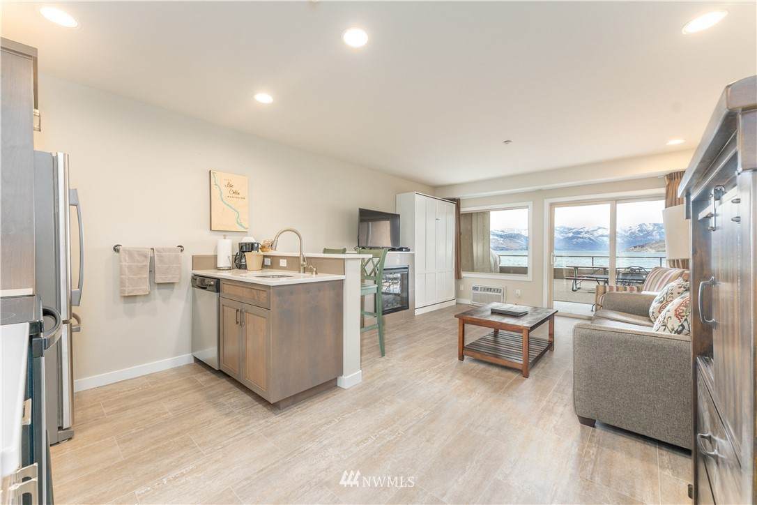 322 Woodin Avenue - Photo 1