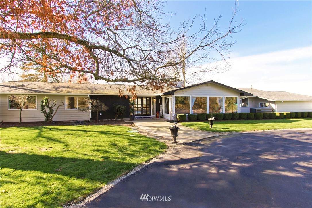 38121 200th Avenue - Photo 1
