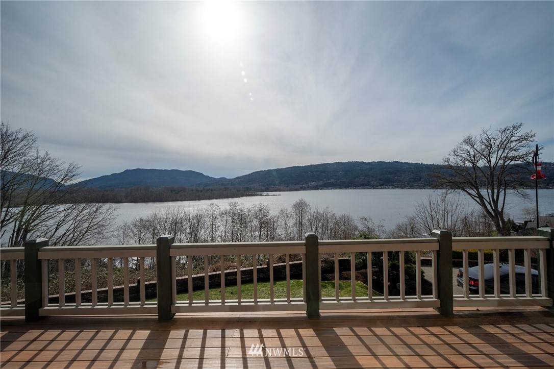 4206 Lake Sammamish Pkwy Se - Photo 1