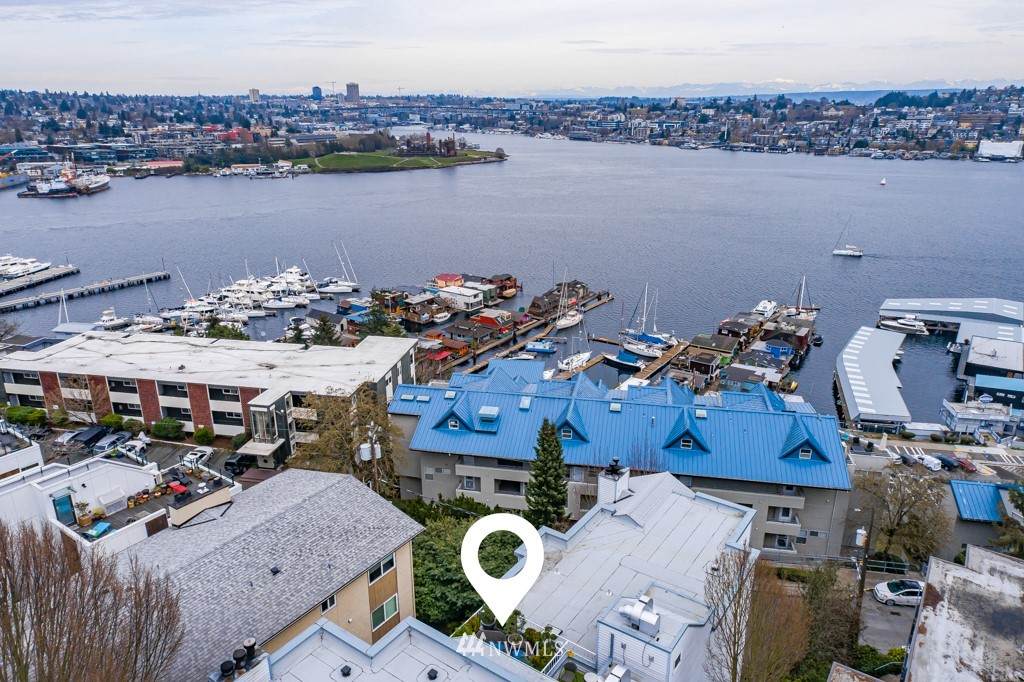 2419 8th Avenue - Photo 1