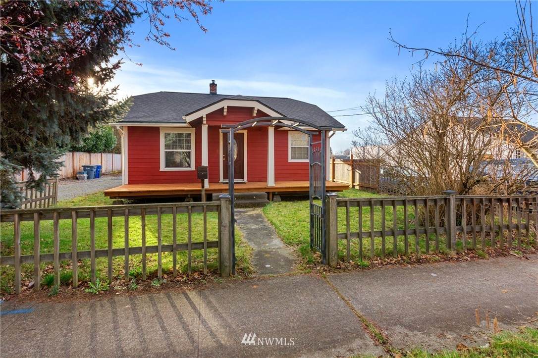 740 4th Street - Photo 1
