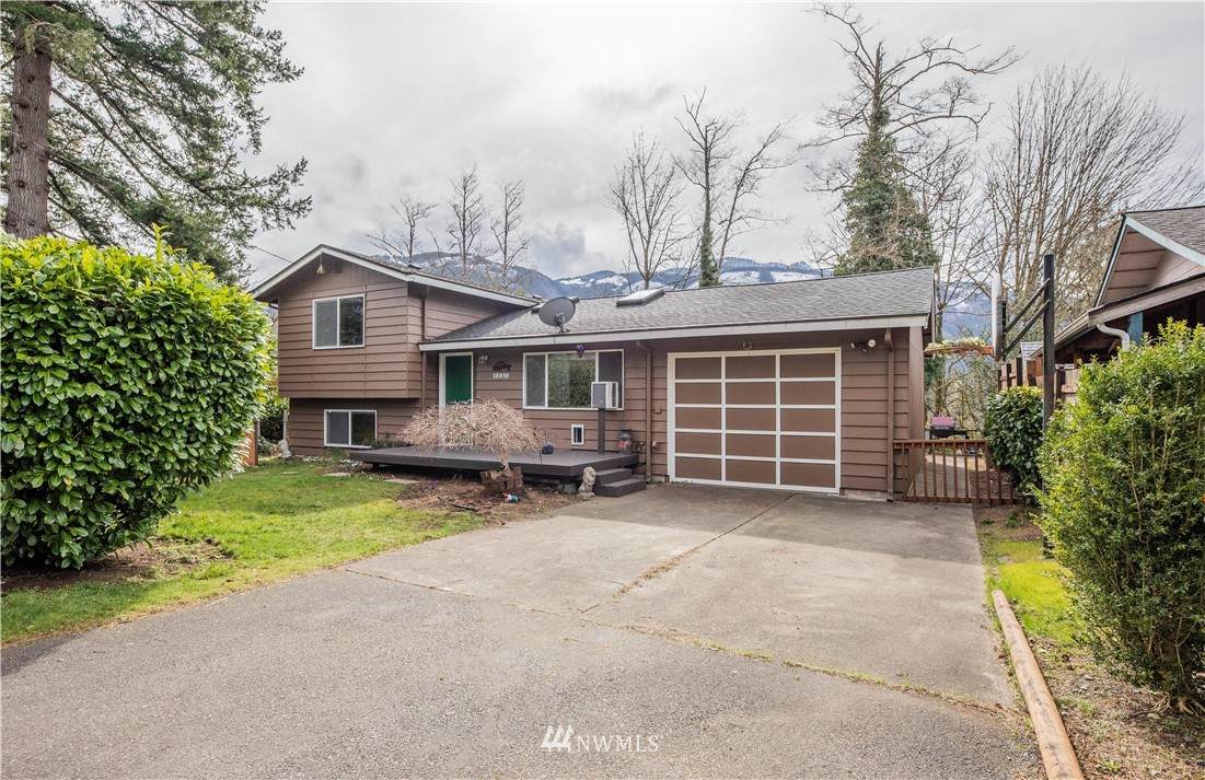 15910 Goldbar Drive - Photo 1