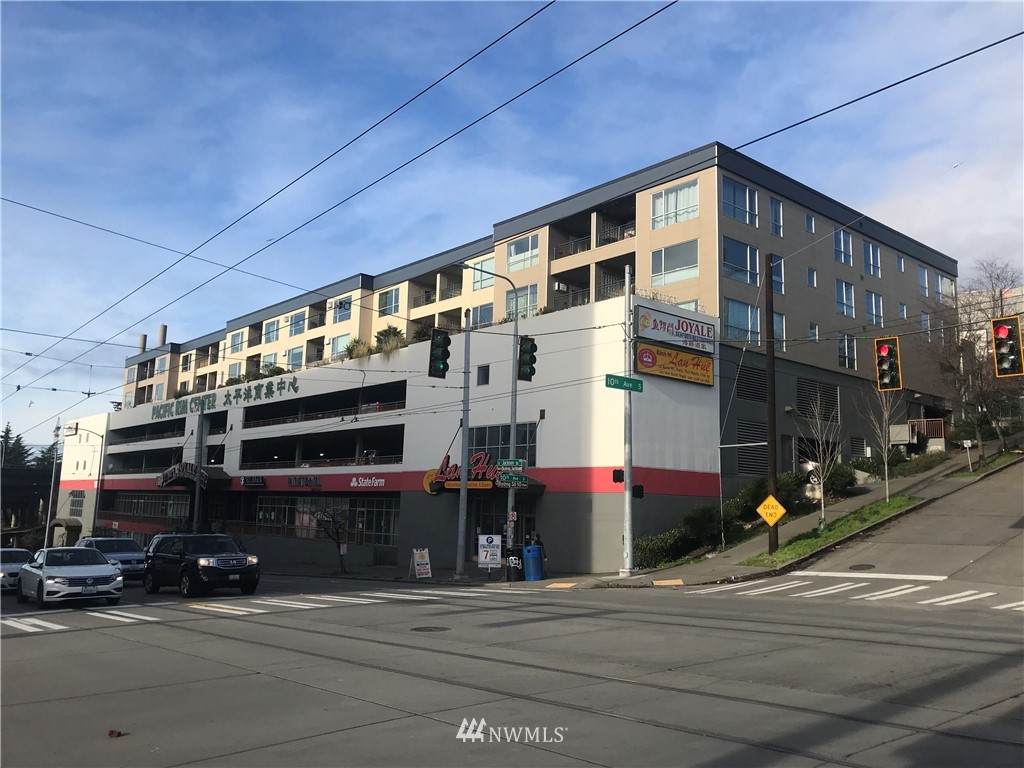 321 10th Avenue - Photo 1