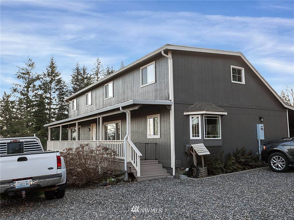 2115 32nd Street - Photo 1