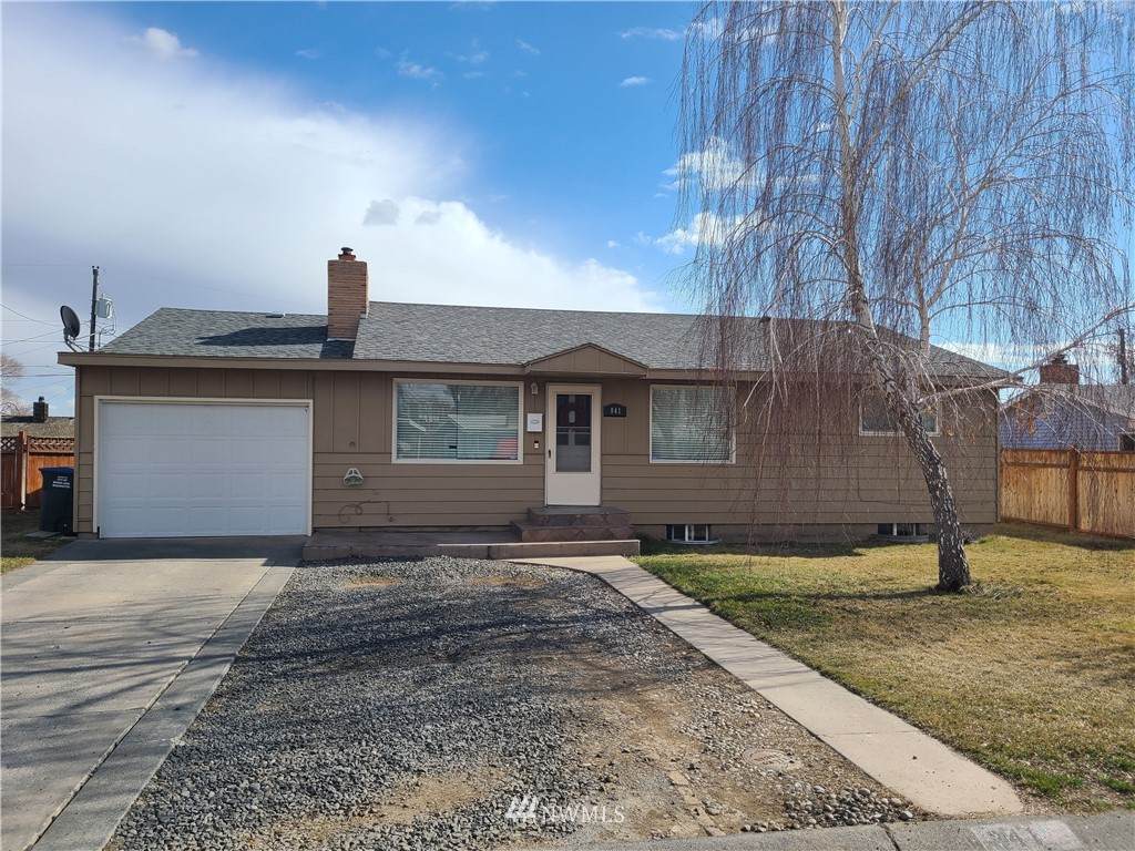 841 Vista Drive - Photo 1