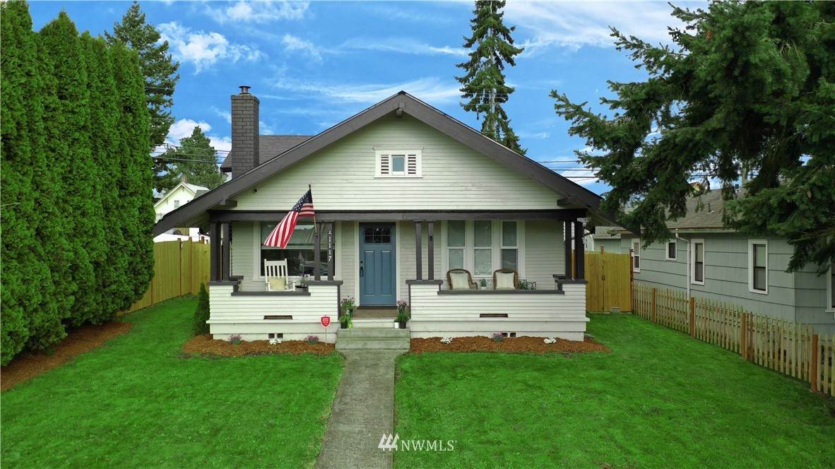 1117 Maple Street - Photo 1
