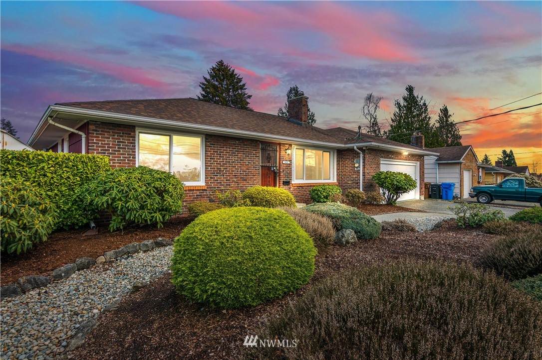 2631 Highland Street - Photo 1