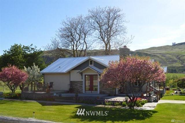 963 Conconully Road - Photo 1