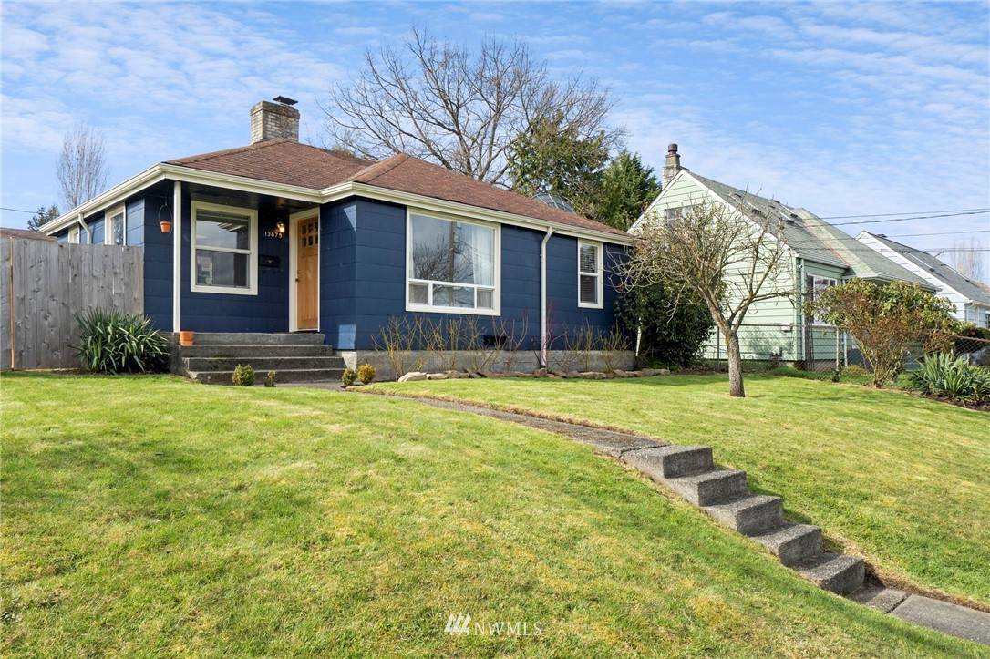13879 38th Street - Photo 1