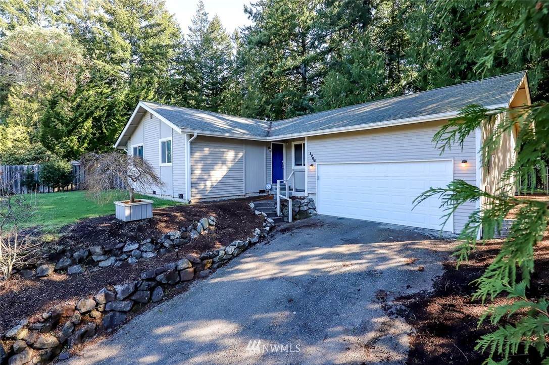 1706 Bertha Avenue - Photo 1