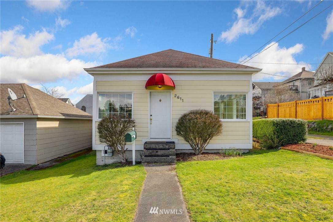 2611 Mccarver Street - Photo 1