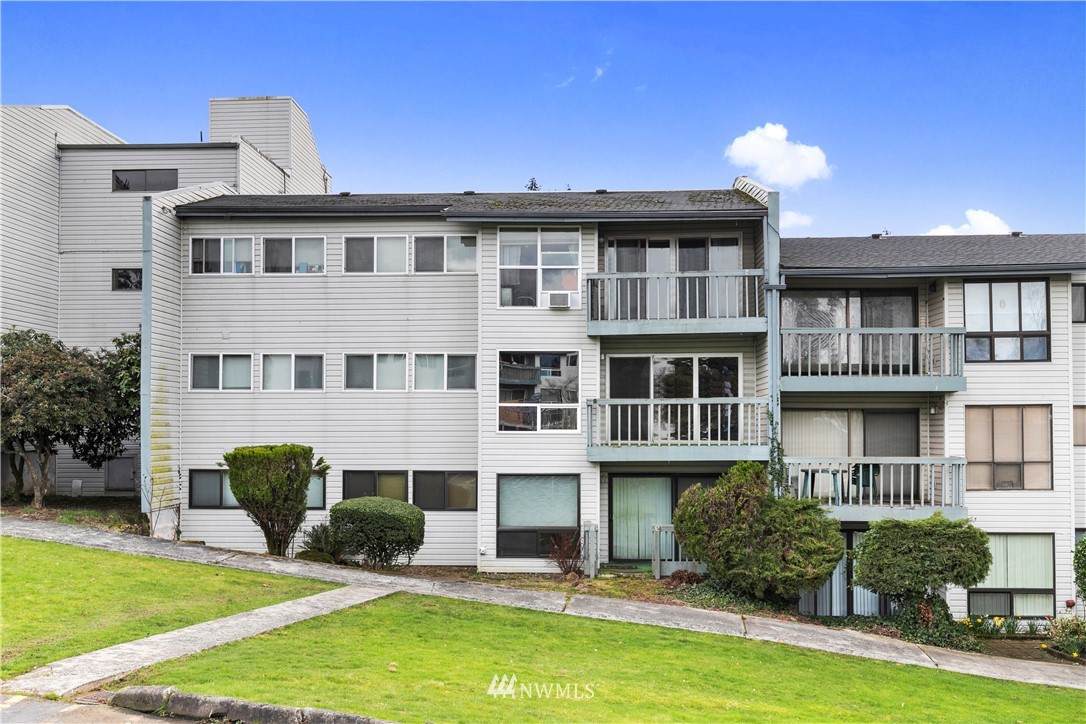 15144 65th Ave S - Photo 1