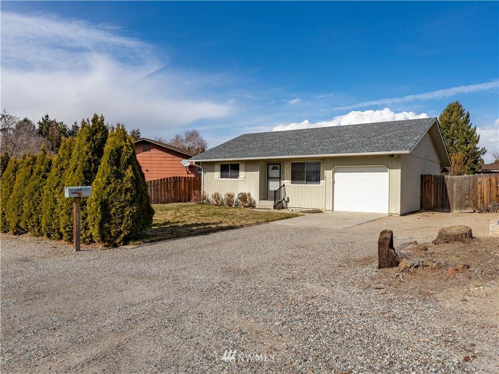 340 Greenbriar Lane - Photo 1