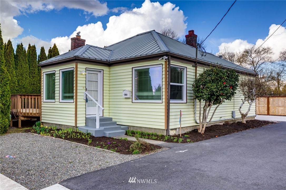 703 Illinois Street - Photo 1