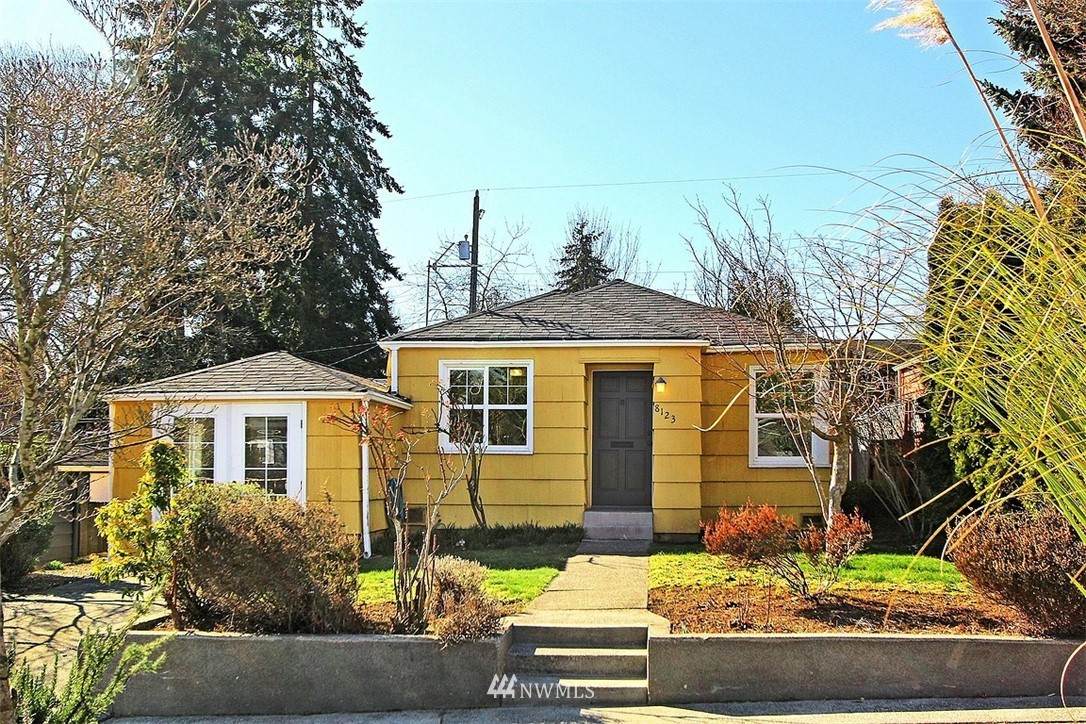 8123 31st Avenue - Photo 1