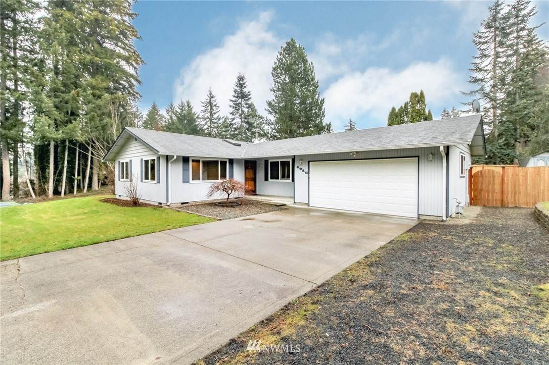 4916 Forest Glen Drive - Photo 1