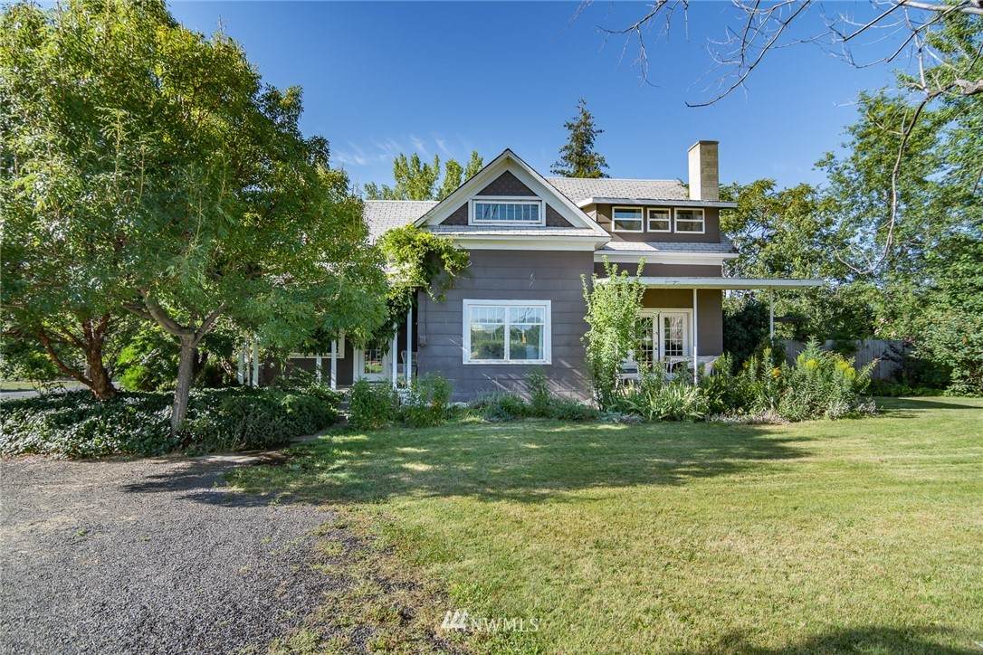 325 Powell Road - Photo 1