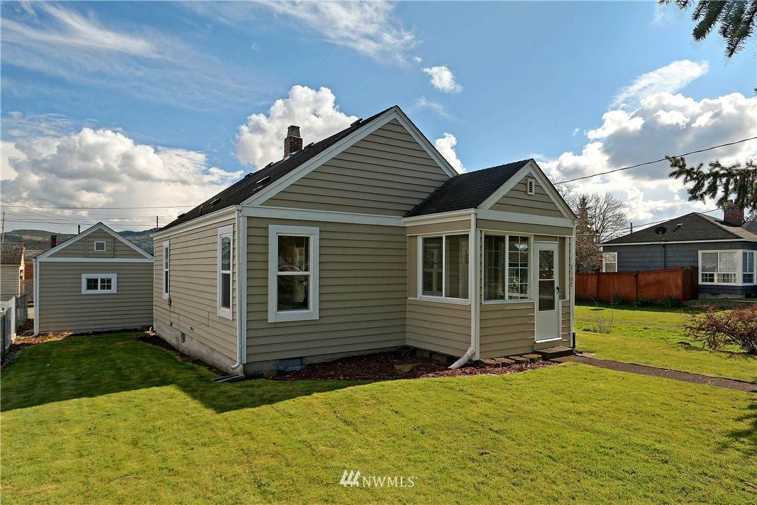2127 Wells Street - Photo 1