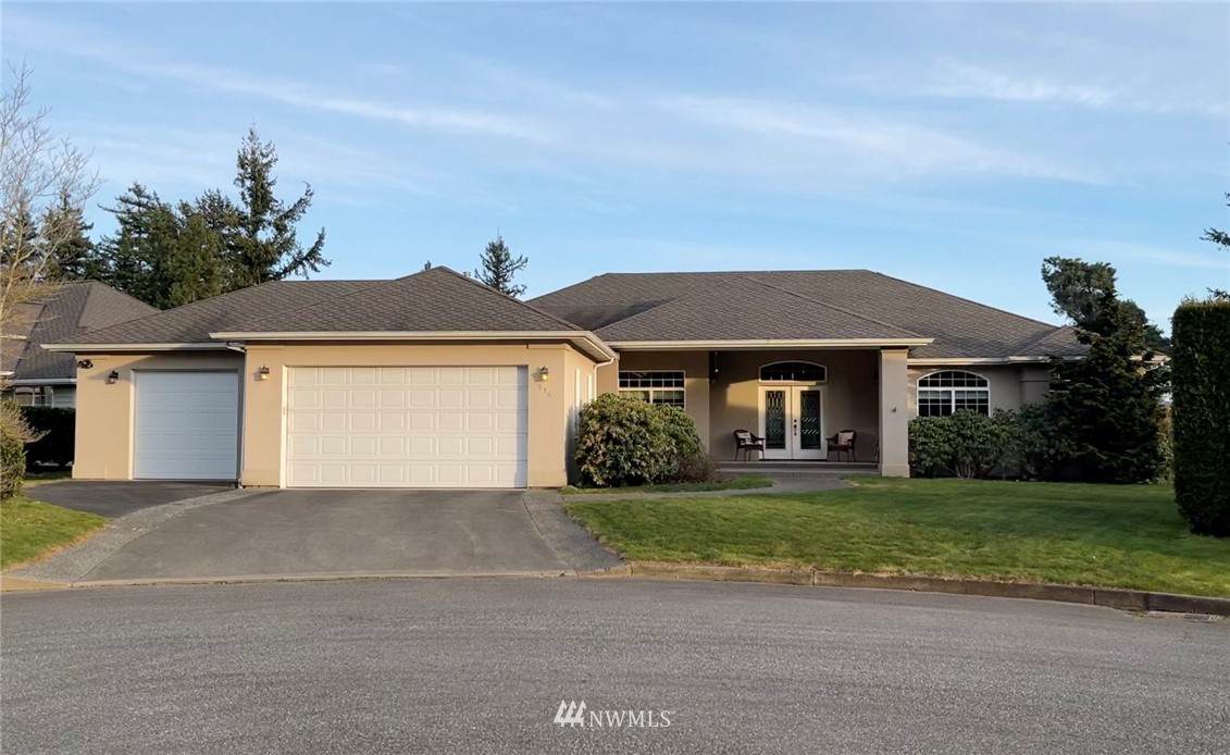 936 Robins Place - Photo 1