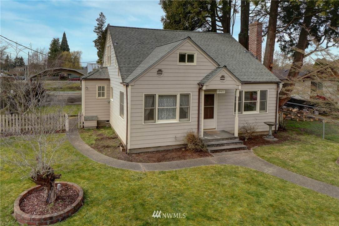 528 15Th Street - Photo 1
