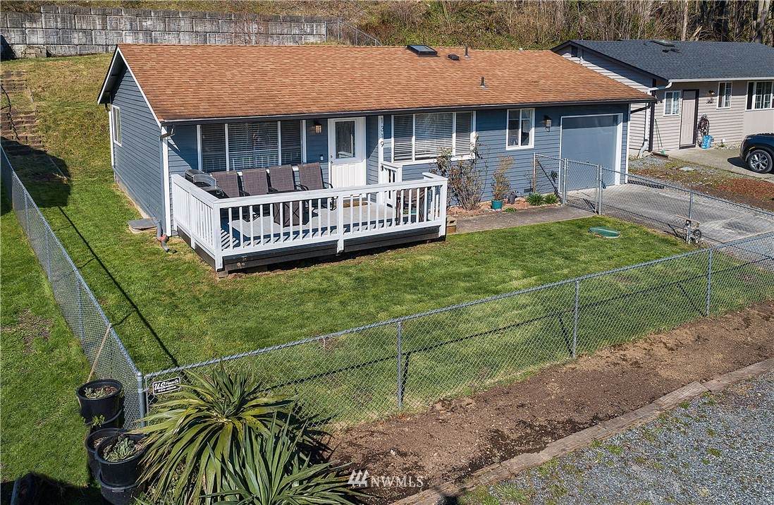 1319 Maple Avenue - Photo 1
