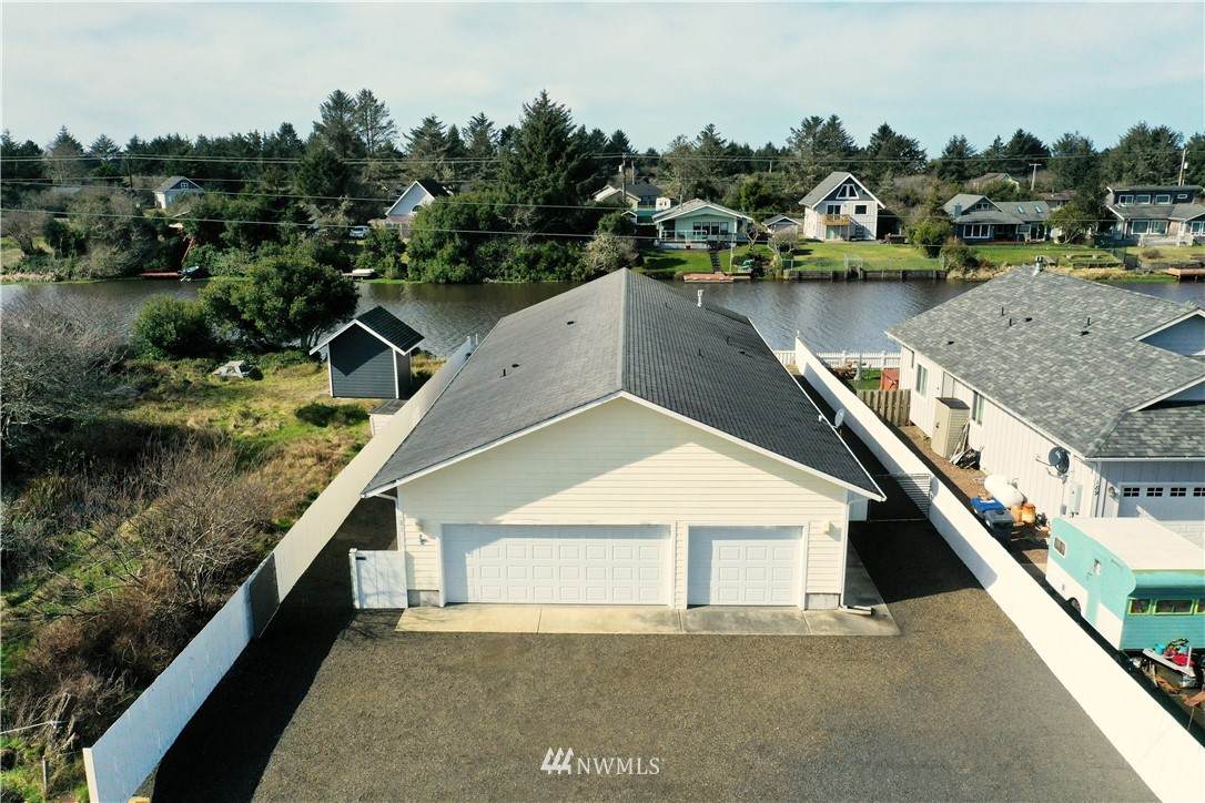 185 Canal Drive - Photo 1