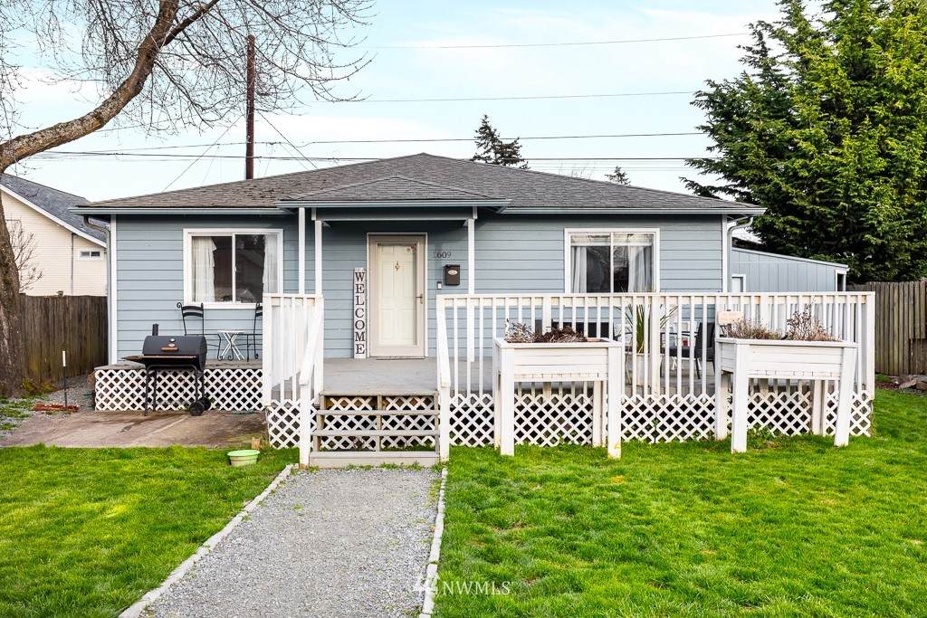 1609 Rainier Avenue - Photo 1