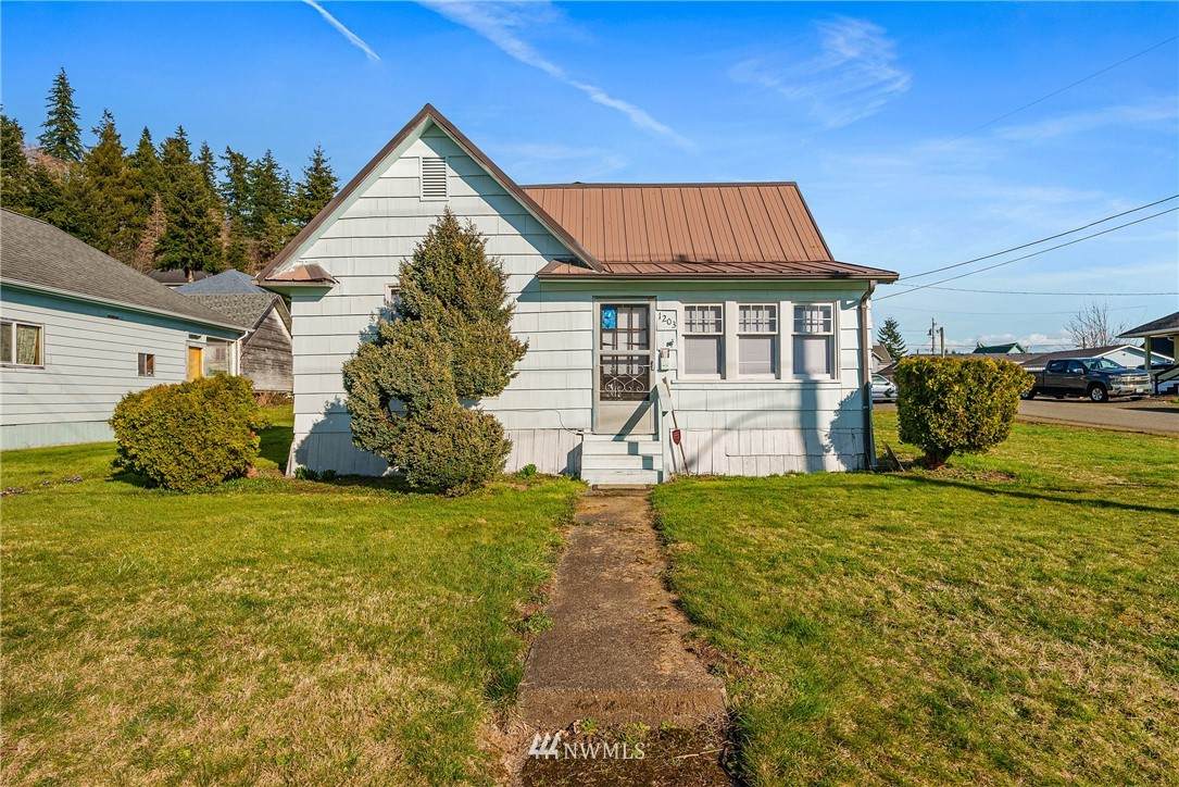 1203 Larch Street - Photo 1