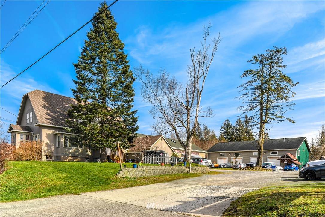 5562 Guide Meridian - Photo 1