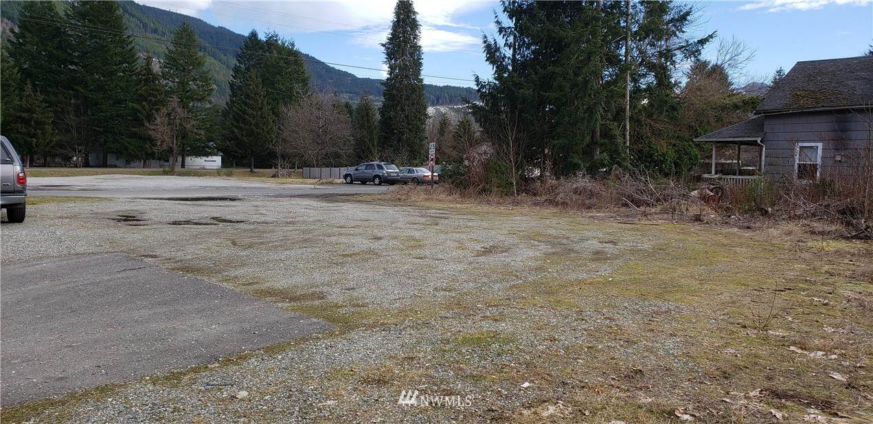 1025 Darrington Street - Photo 1