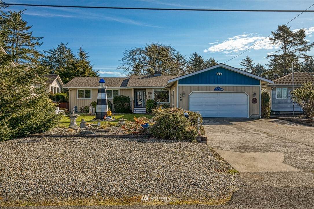340 Octopus Avenue - Photo 1