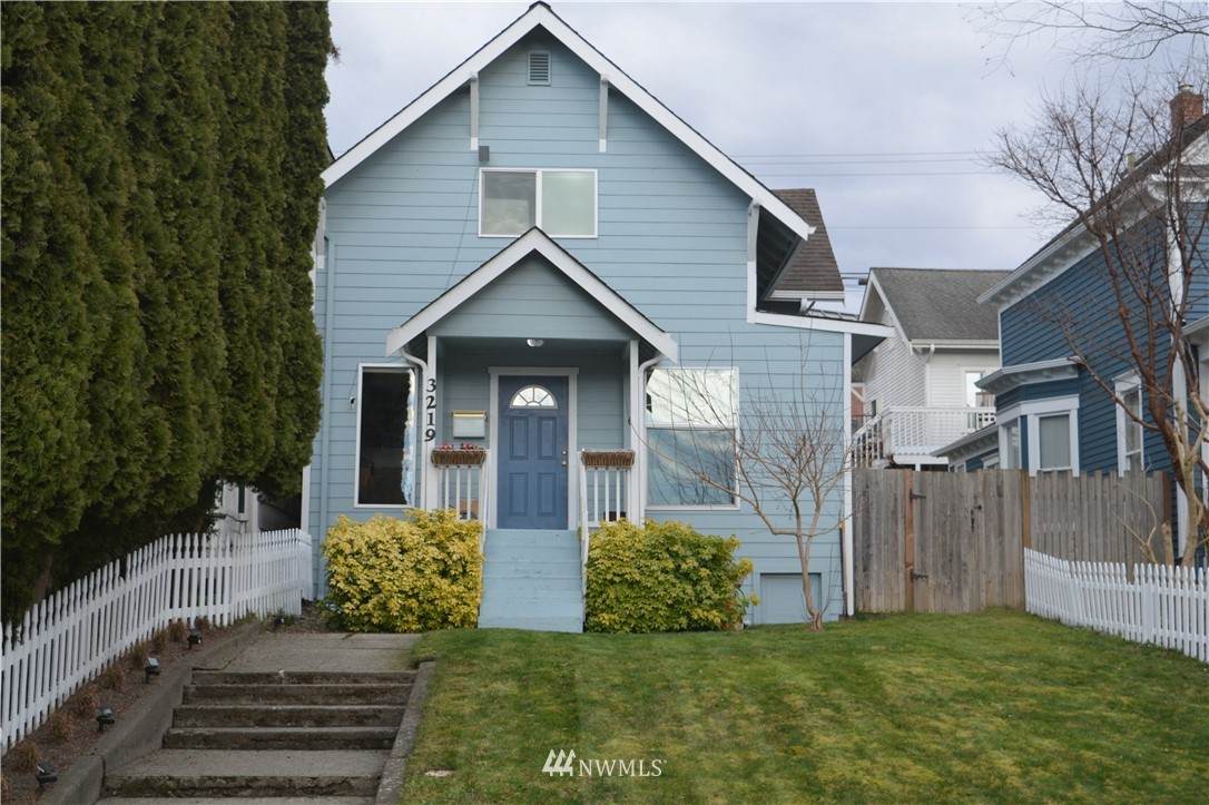 3219 Hoyt Avenue - Photo 1