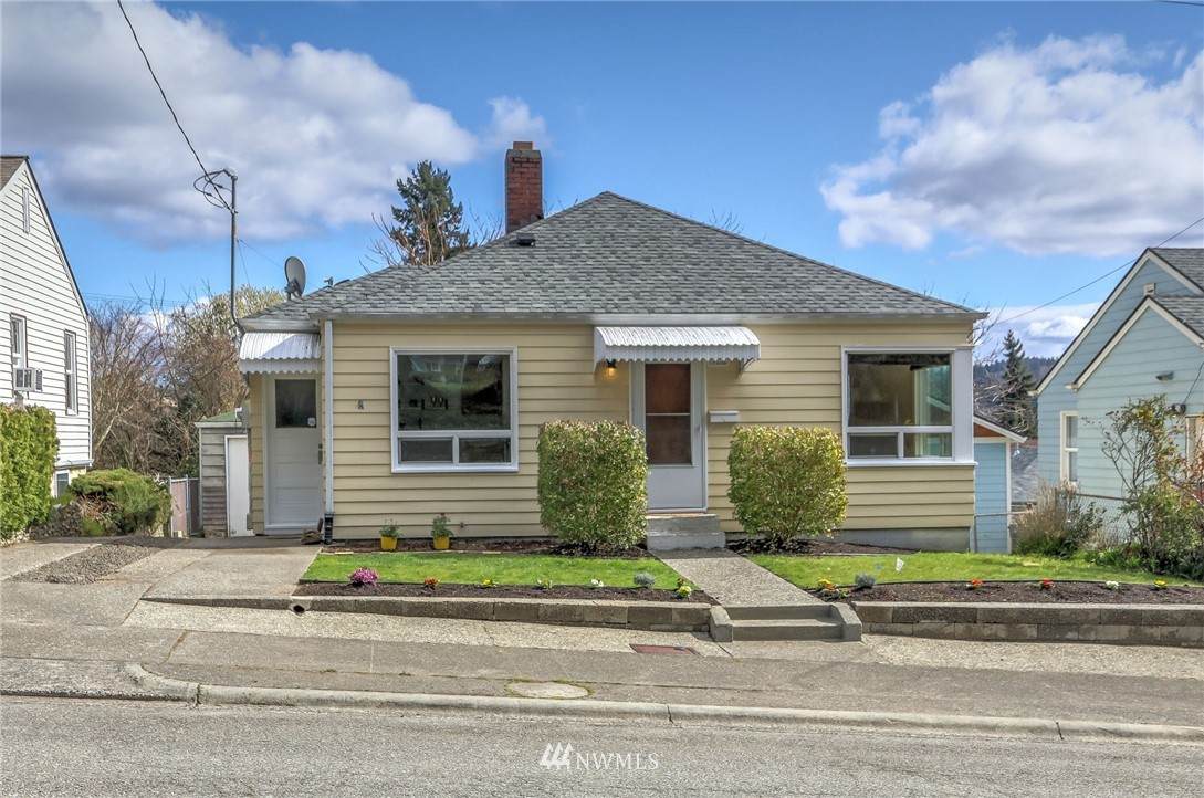 1128 Vandalia Avenue - Photo 1