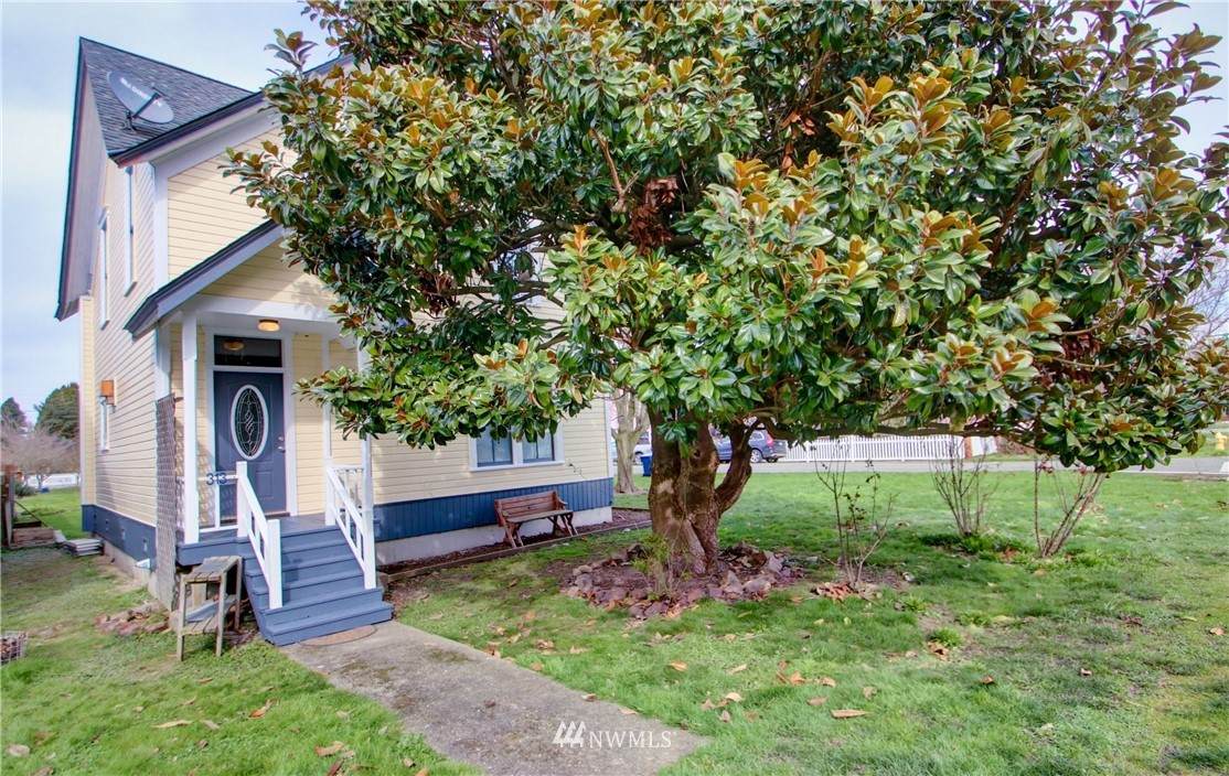 313 Center Street - Photo 1