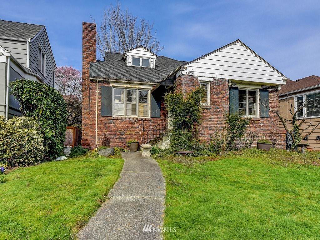 4326 44th Street - Photo 1